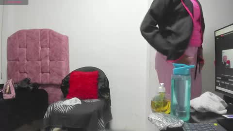 Snapshot of tihara_ladys chatting on 18, 5, 2026 tihara_ladys online show from 18, 5, 2026