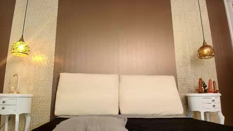 T I F F A N Y online show from 28, 11, 2025