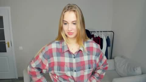 Snapshot of tilliecristello chatting on 9, 11, 2025 Elizabeth Elize online show from 9, 11, 2025