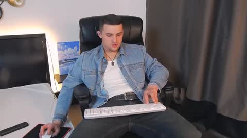 Snapshot of tim_mart chatting on 1, 2, 2025 ask me online show from 1, 2, 2025