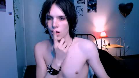 Snapshot of timi_moon chatting on 28, 9, 2025 timi_moon online show from 28, 9, 2025