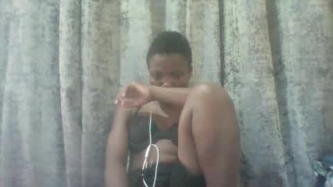 Snapshot of tina2030_1 chatting on 25, 5, 2026 tee online show from 25, 5, 2026