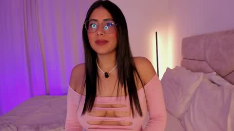 tina_olsen07 online show from 12, 4, 2026