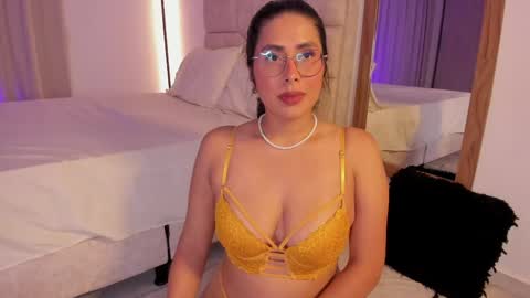 tina_olsen07 online show from 20, 4, 2026
