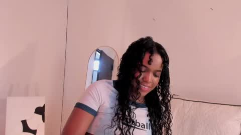 Snapshot of tina_rousse2 chatting on 24, 4, 2026 T I N A online show from 24, 4, 2026