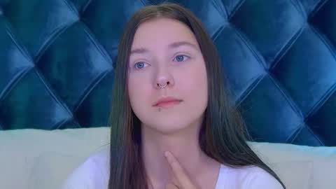 TinaBurton online show from 25, 11, 2025