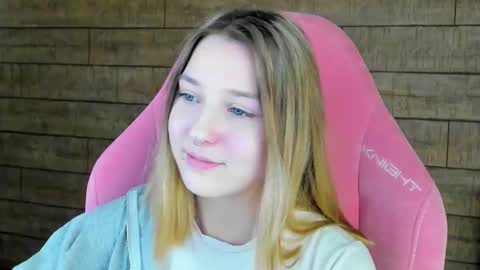 TinaBurton online show from 15, 3, 2026