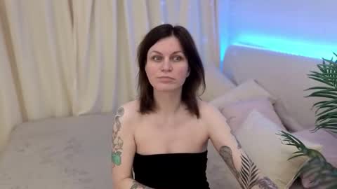 Snapshot of tinamelt chatting on 9, 11, 2025 TinaMelt online show from 9, 11, 2025