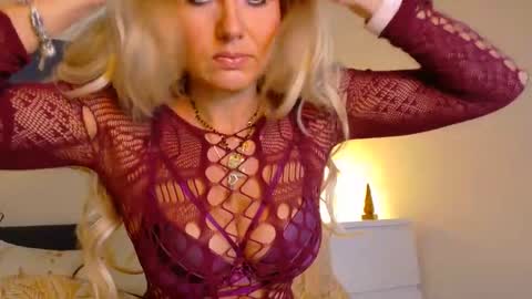 tinkerbell822 online show from 21, 10, 2025