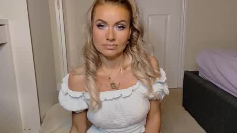 tinkerbell822 online show from 12, 3, 2026