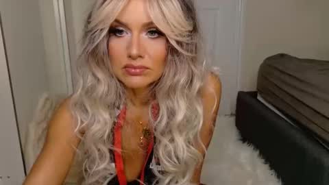Snapshot of tinkerbell822 chatting on 7, 5, 2026 tinkerbell822 online show from 7, 5, 2026