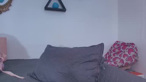 Snapshot of tinkerbell_1 chatting on 8, 3, 2025 tinkerbell online show from 8, 3, 2025