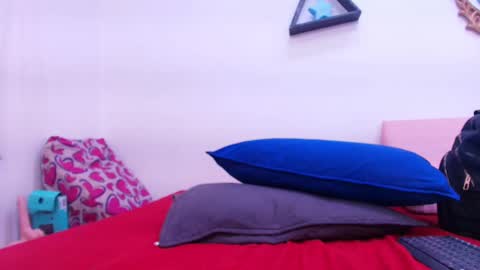 Snapshot of tinkerbell_1 chatting on 23, 9, 2025 tinkerbell online show from 23, 9, 2025