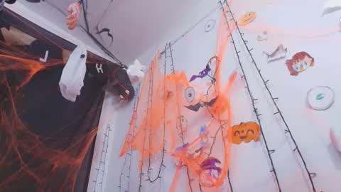 Snapshot of tinkerbell_1 chatting on 21, 10, 2025 tinkerbell online show from 21, 10, 2025