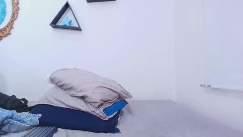 Snapshot of tinkerbell_1 chatting on 15, 11, 2025 tinkerbell online show from 15, 11, 2025