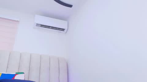 Snapshot of tinkerbell_1 chatting on 4, 12, 2025 tinkerbell online show from 4, 12, 2025