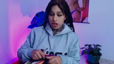 I AM BELLA  ----------- follow my  IG  TINNS 69 online show from 15, 2, 2025