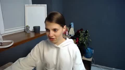 Gloria online show from 5, 3, 2025