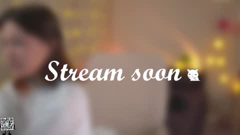 Lyssa     online show from 8, 2, 2025