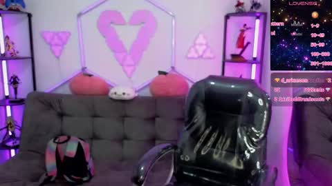 Snapshot of tiny_vixen_ chatting on 13, 2, 2025 tiny_vixen_ online show from 13, 2, 2025