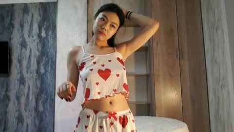 Snapshot of tinykawaii chatting on 16, 4, 2026 Tina extra tips in PVT online show from 16, 4, 2026