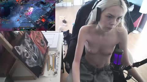 stage Kylie Sinner  brand CLITBAIT online show from 12, 2, 2025