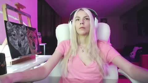 stage Kylie Sinner  brand CLITBAIT online show from 17, 10, 2025