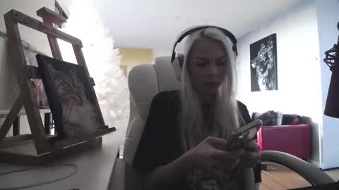 stage Kylie Sinner  brand CLITBAIT online show from 9, 2, 2026