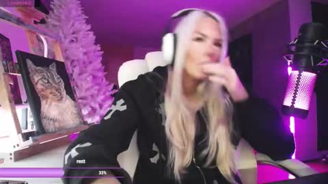 stage Kylie Sinner  brand CLITBAIT online show from 22, 2, 2026