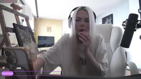 stage Kylie Sinner  brand CLITBAIT online show from 7, 3, 2026