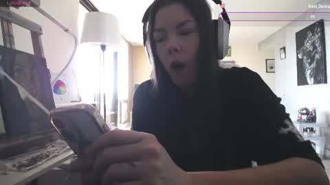 Snapshot of tinykylie chatting on 13, 7, 2026 stage Kylie Sinner brand CLITBAIT online show from 13, 7, 2026