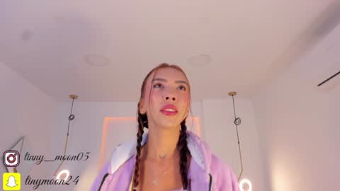 Luna  online show from 8, 2, 2025