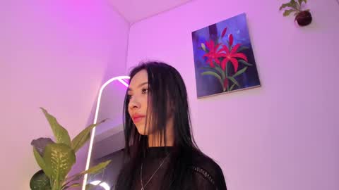 Luna  online show from 5, 3, 2025