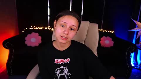 Snapshot of tinynataliee chatting on 19, 5, 2026 tinynataliee online show from 19, 5, 2026