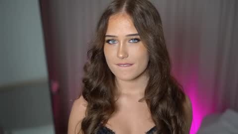 Lili online show from 1, 12, 2025