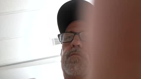 Snapshot of tnkrbel4851 chatting on 5, 4, 2026 tnkrbel4851 online show from 5, 4, 2026