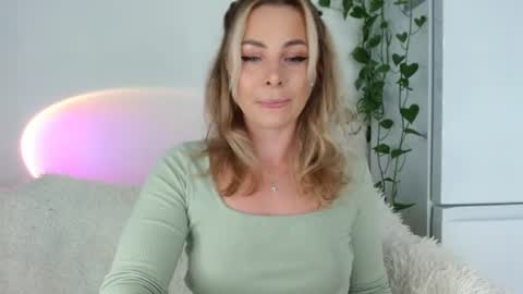 Snapshot of tokens_are_sexy chatting on 26, 6, 2026 tokens_are_sexy online show from 26, 6, 2026