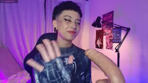 Snapshot of tokyo_blues chatting on 18, 10, 2025  Halsey  Sofii  online show from 18, 10, 2025