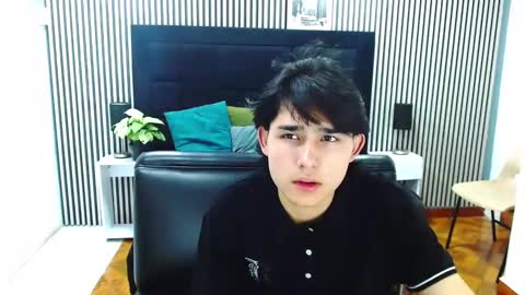 tom_0002 online show from 18, 10, 2025