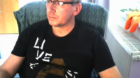 Snapshot of tom_653 chatting on 2, 10, 2025 Tom online show from 2, 10, 2025