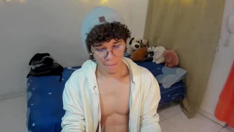 Tom Blue online show from 6, 2, 2026