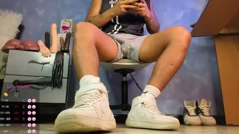 Tom online show from 15, 4, 2026