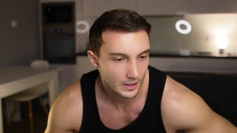 Snapshot of tom_fordd chatting on 18, 12, 2025 Tom online show from 18, 12, 2025