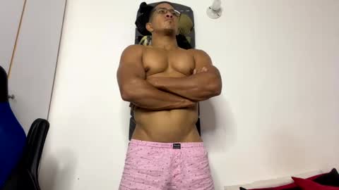 Snapshot of tom_kingfit chatting on 9, 2, 2025 SPORTSFIT29 online show from 9, 2, 2025