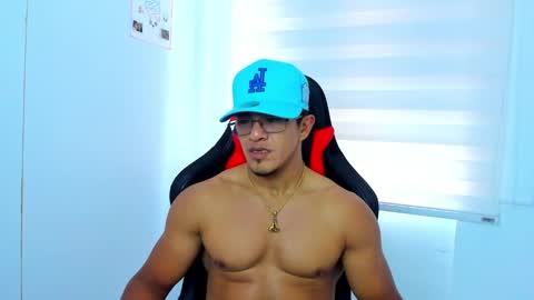 Snapshot of tom_kingfit chatting on 5, 11, 2025 SPORTSFIT29 online show from 5, 11, 2025