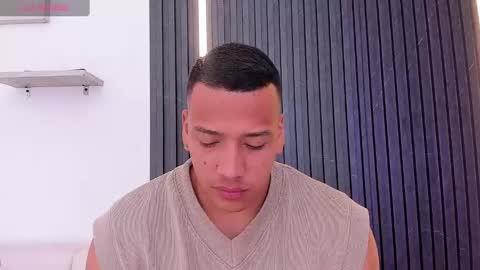 Tom muscle1 online show from 13, 9, 2025