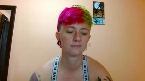 Snapshot of tomboyblue chatting on 4, 8, 2026 Blue online show from 4, 8, 2026