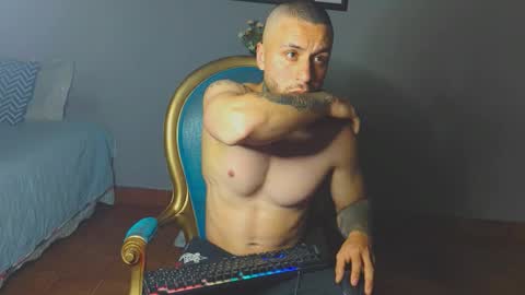 Snapshot of tomdavisxl chatting on 29, 11, 2025 tomDavisXl online show from 29, 11, 2025