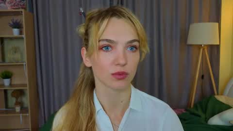 Snapshot of tomikavilandre chatting on 3, 7, 2026 Lana online show from 3, 7, 2026