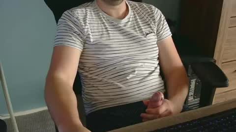 Snapshot of tomin3m chatting on 13, 5, 2026 tomin3m online show from 13, 5, 2026